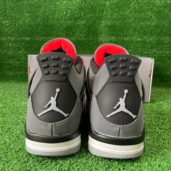 Jordan 4 - Picture 5 of 5